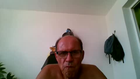 tiaretiareopui online show from December 28, 5:23 am