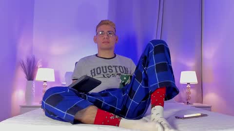 timi  jones online show from December 19, 10:56 am