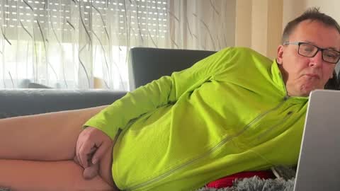 Tom online show from April 11, 6:42 am