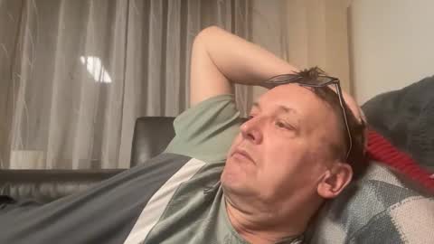 Tom online show from March 7, 7:11 pm