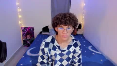 Tom Blue online show from March 4, 1:34 am