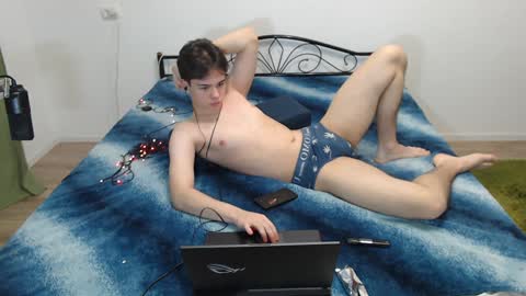 Tom online show from January 2, 11:27 pm