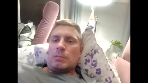 tom_horny84 online show from December 9, 12:12 am