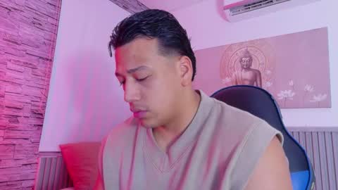 Tom muscle1 online show from March 18, 11:57 am