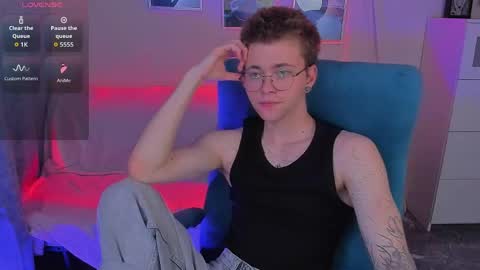 tomas_norton online show from June 3, 8:47 pm
