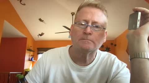 Snapshot of tomascausa chatting on March 12, 4:13 pm Hola online show from March 12, 4:13 pm