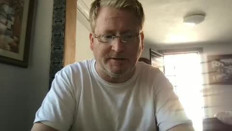 Snapshot of tomascausa chatting on December 17, 7:26 pm Hola online show from December 17, 7:26 pm