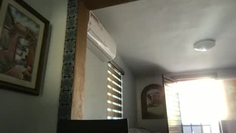 Snapshot of tomascausa chatting on December 2, 4:18 pm Hola online show from December 2, 4:18 pm