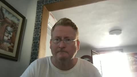 Snapshot of tomascausa chatting on December 3, 5:55 pm Hola online show from December 3, 5:55 pm