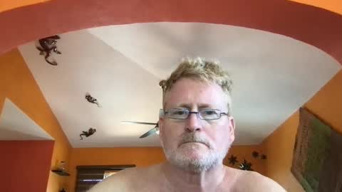 Snapshot of tomascausa chatting on September 17, 6:42 pm Hola online show from September 17, 6:42 pm