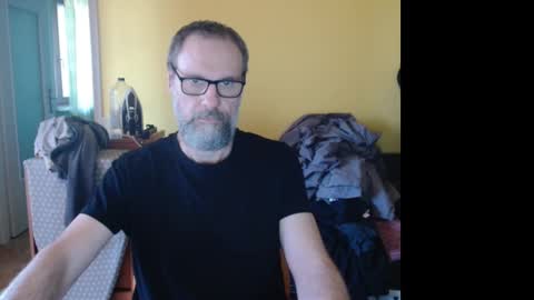 Snapshot of tomasmilian77 chatting on March 3, 10:12 am Tomas Milian online show from March 3, 10:12 am