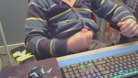 tomin3m online show from December 4, 6:06 pm