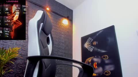 Tom Mike online show from November 28, 1:35 pm