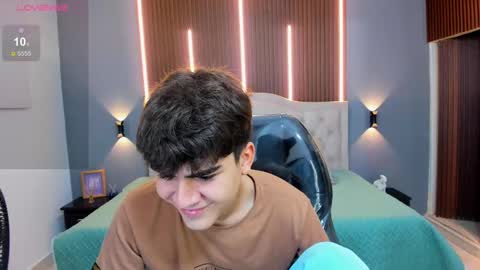 Tommy  online show from September 12, 4:01 am