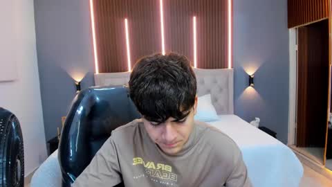 Tommy  online show from September 16, 3:29 am