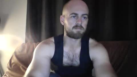 Snapshot of tommy5173 chatting on December 11, 9:42 am tommy5173 online show from December 11, 9:42 am