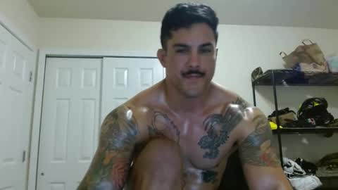 Snapshot of tommybeebaby692450 chatting on October 29, 12:24 am tommybeebaby692450 online show from October 29, 12:24 am