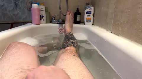 toms_69 online show from December 24, 7:22 pm