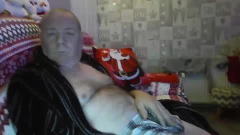 tony14712 online show from December 23, 2:35 am