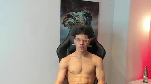 tony_petrov online show from October 17, 6:28 am