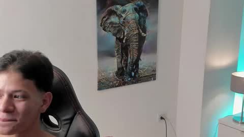 tony_petrov online show from September 14, 8:16 am