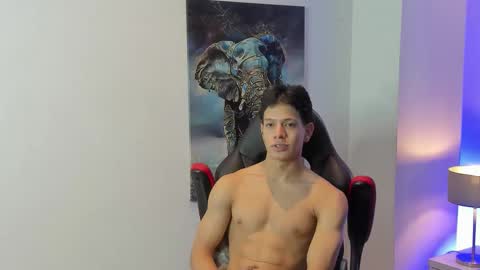 tony_petrov online show from September 13, 8:15 am