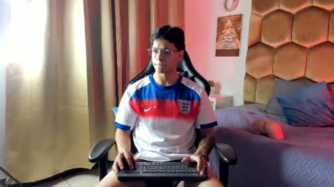 tony_petrov online show from July 5, 5:14 am