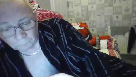 tonygibbson62 online show from December 13, 12:31 am