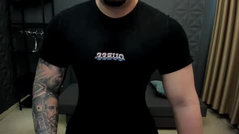 TonyWilcox online show from December 16, 6:21 am