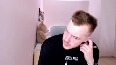 toohornyserj online show from March 11, 9:37 pm