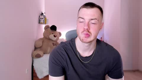 toohornyserj online show from January 27, 8:39 pm