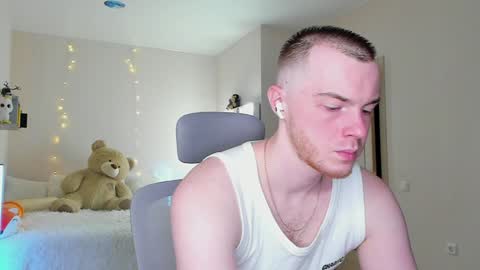 toohornyserj online show from December 17, 8:32 pm