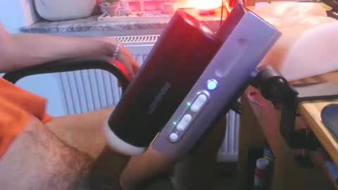 toohugeandstonedxoxo online show from September 14, 8:11 pm