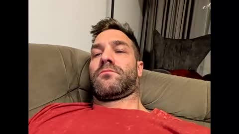 trakaiss online show from April 21, 8:48 pm