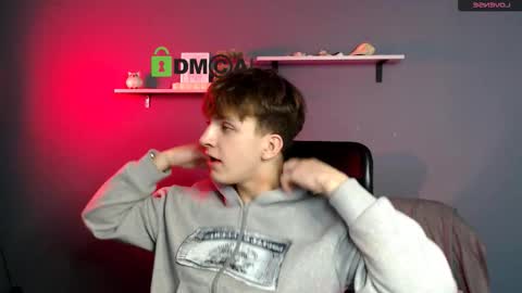 Travis online show from November 28, 8:00 pm