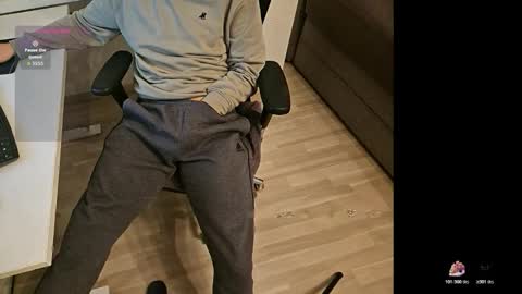 tree1989 online show from November 8, 8:01 pm