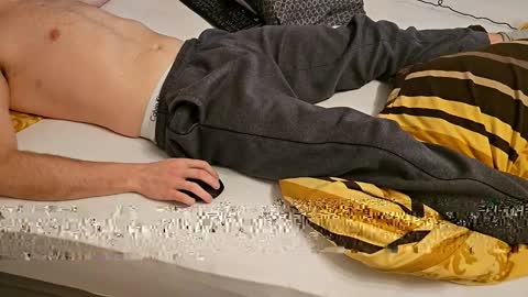 tree1989 online show from February 27, 9:58 pm