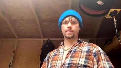 treeman817 online show from February 1, 6:17 pm