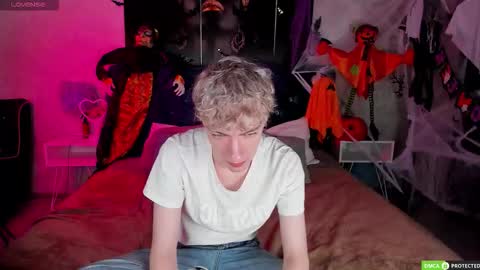 TrevorBenson online show from October 26, 5:59 pm