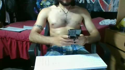 Snapshot of trizquelmen chatting on October 8, 4:06 am Andrew online show from October 8, 4:06 am