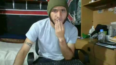 Snapshot of trizquelmen chatting on January 3, 5:39 am Andrew online show from January 3, 5:39 am