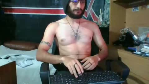 Snapshot of trizquelmen chatting on December 10, 1:33 pm Andrew online show from December 10, 1:33 pm