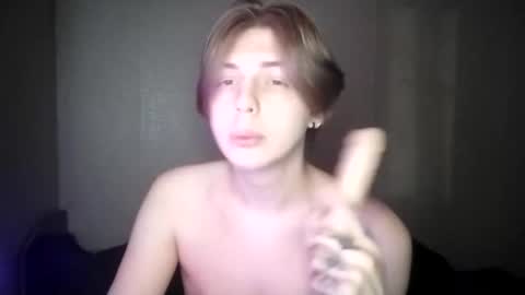 Emilum online show from February 17, 4:48 pm