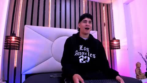 Snapshot of twink_bunny chatting on October 22, 12:42 pm samu online show from October 22, 12:42 pm