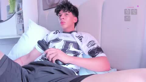 Snapshot of twink_lion chatting on October 25, 5:47 pm Lion online show from October 25, 5:47 pm