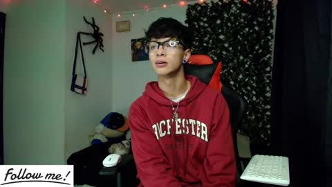 Snapshot of twink_sebas_ chatting on January 22, 6:10 am  Bad boy sebastian  online show from January 22, 6:10 am