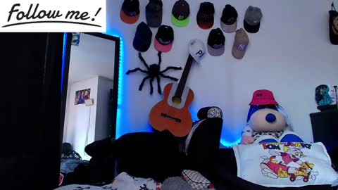 Snapshot of twink_sebas_ chatting on December 2, 5:46 pm  Bad boy sebastian  online show from December 2, 5:46 pm