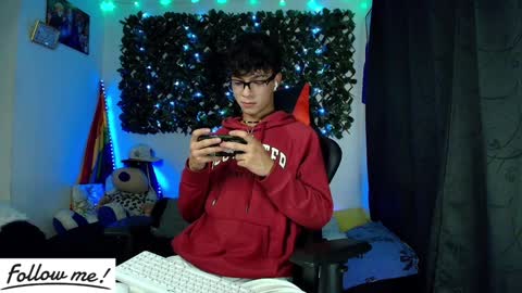 Snapshot of twink_sebas_ chatting on January 11, 4:38 am  Bad boy sebastian  online show from January 11, 4:38 am