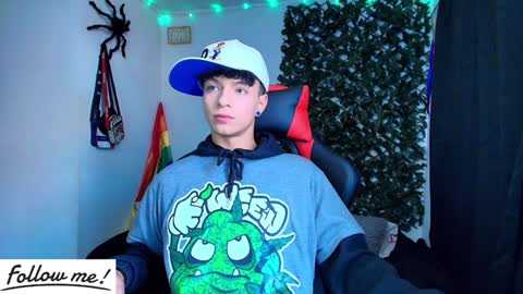 Snapshot of twink_sebas_ chatting on January 17, 6:03 pm  Bad boy sebastian  online show from January 17, 6:03 pm