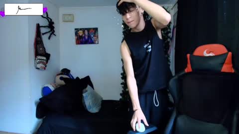 Snapshot of twink_sebas_ chatting on February 11, 7:27 pm  Bad boy sebastian  online show from February 11, 7:27 pm